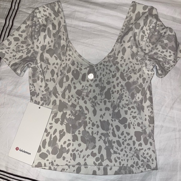 Lululemon align top/tee RARE - Picture 2 of 4